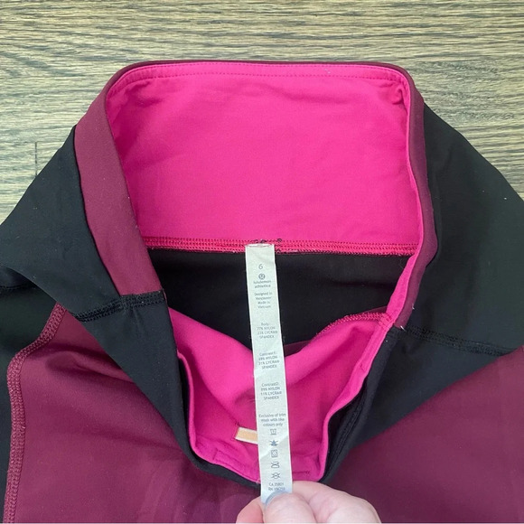 Lululemon pink and black leggings size 6 - Picture 2 of 6